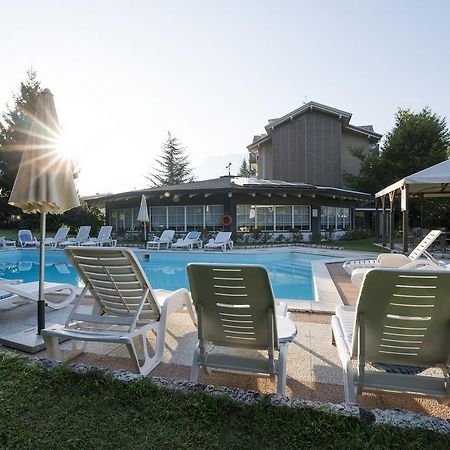 Hotel Bavaria Левико Терме Екстериор снимка