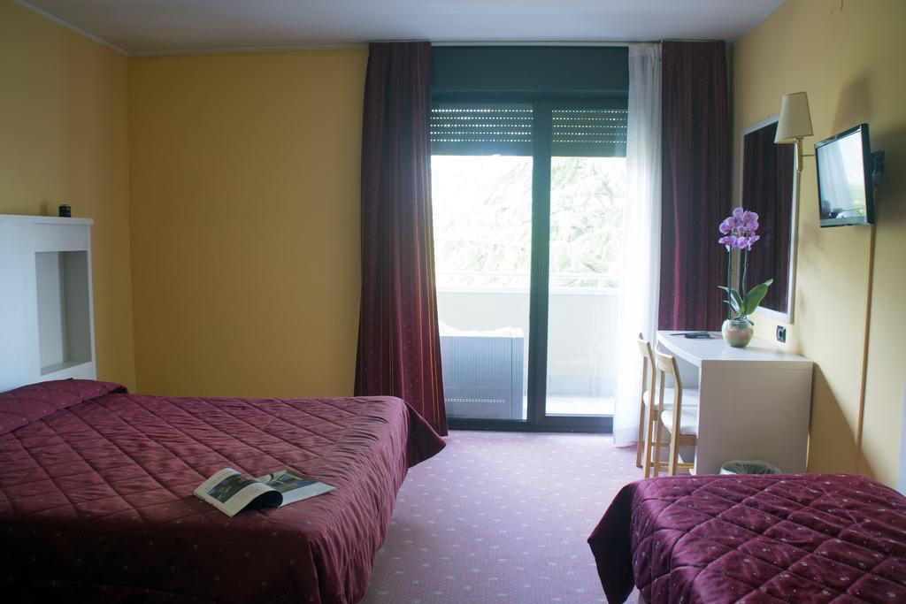 Hotel Bavaria Левико Терме Екстериор снимка