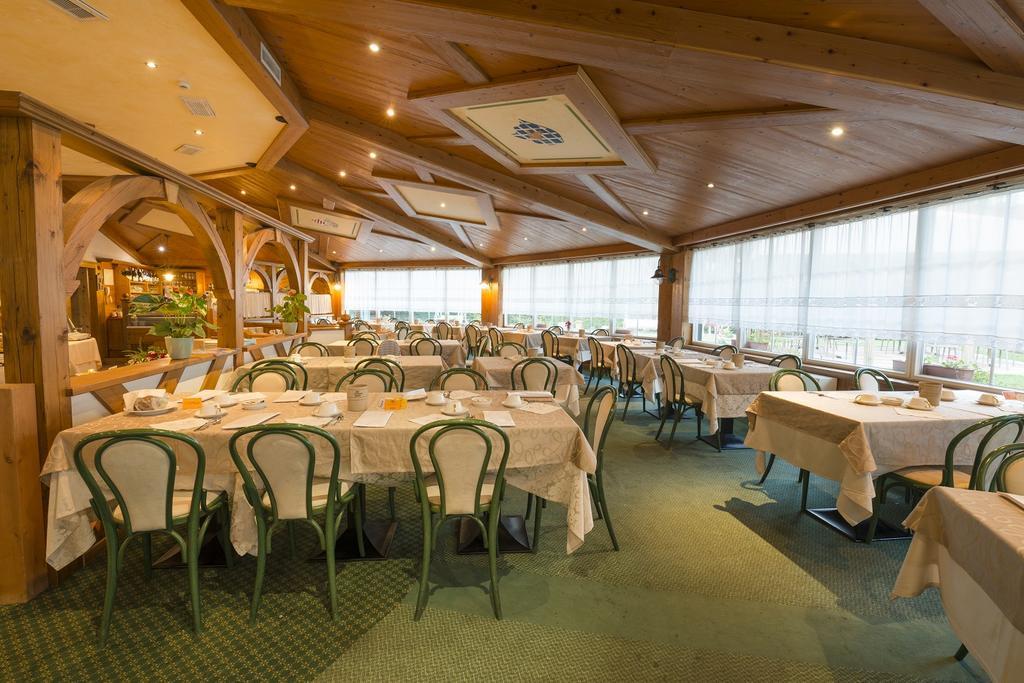 Hotel Bavaria Левико Терме Екстериор снимка