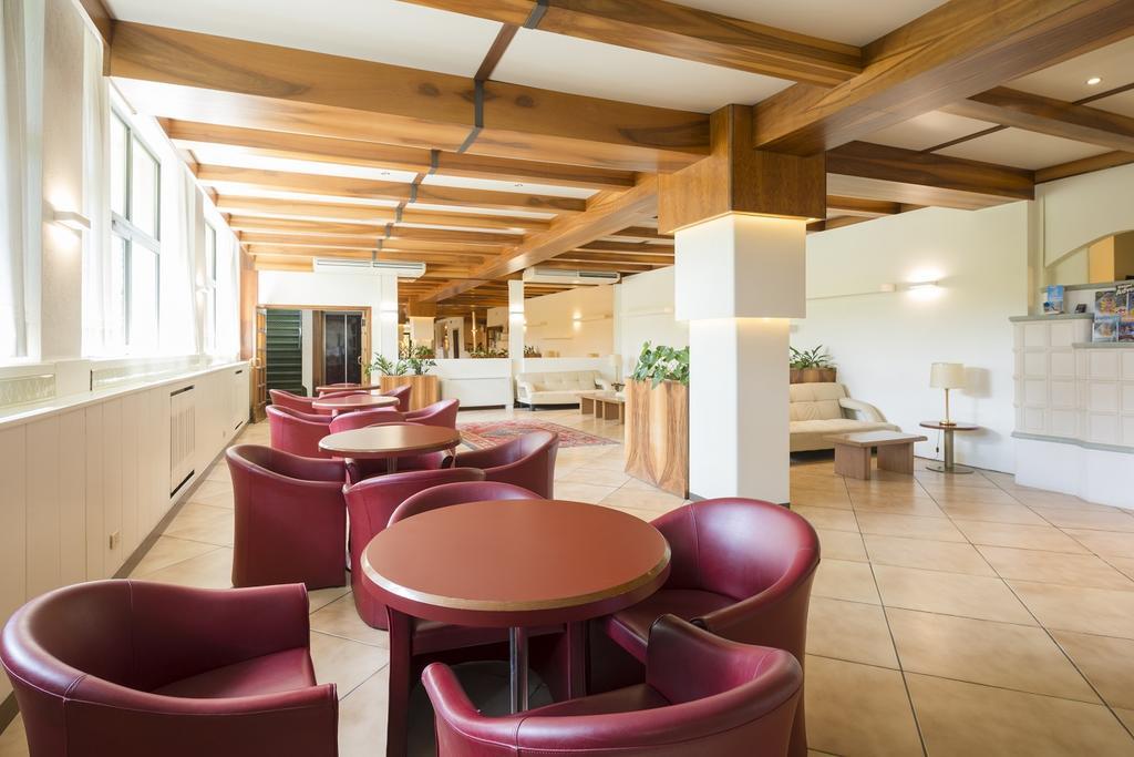 Hotel Bavaria Левико Терме Екстериор снимка