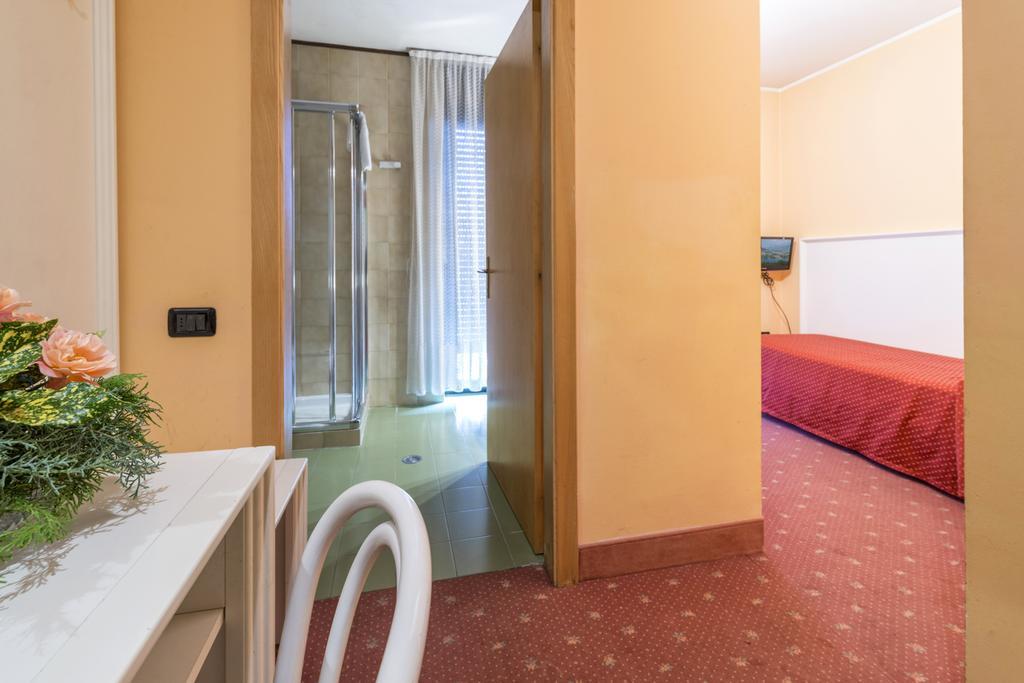Hotel Bavaria Левико Терме Екстериор снимка