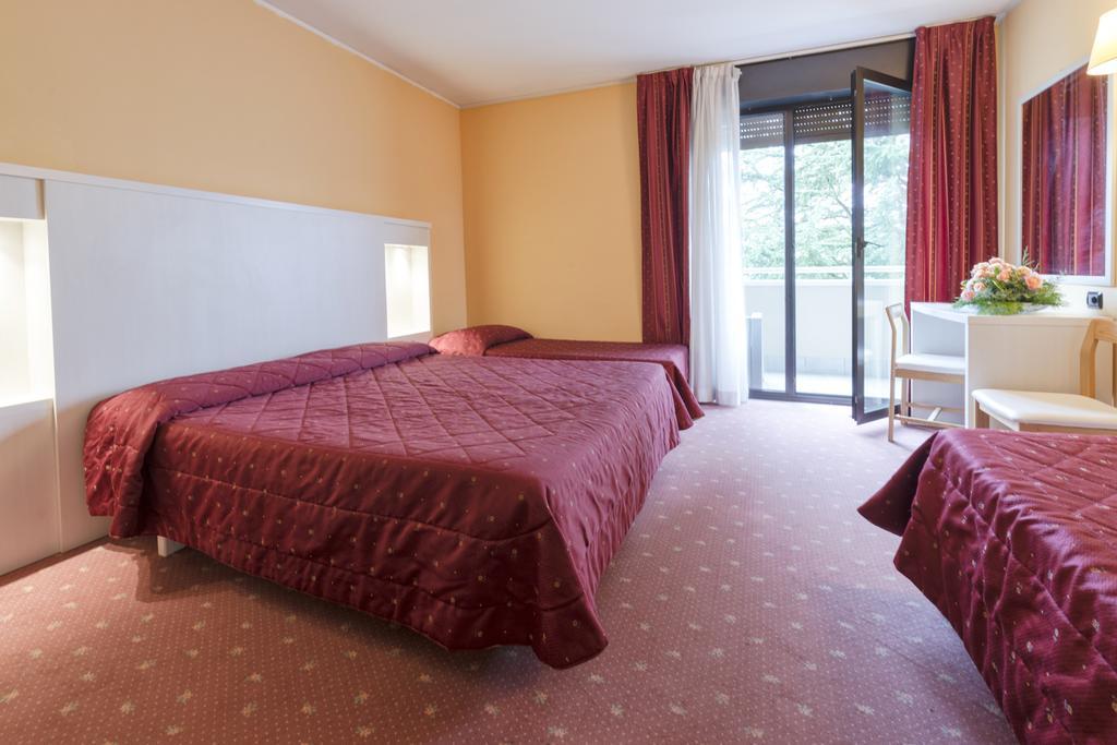 Hotel Bavaria Левико Терме Екстериор снимка